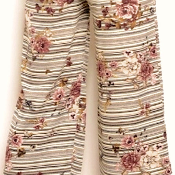 #1315 Two Piece Floral Bra Top Capri Outfit Set - Picture 13 of 17